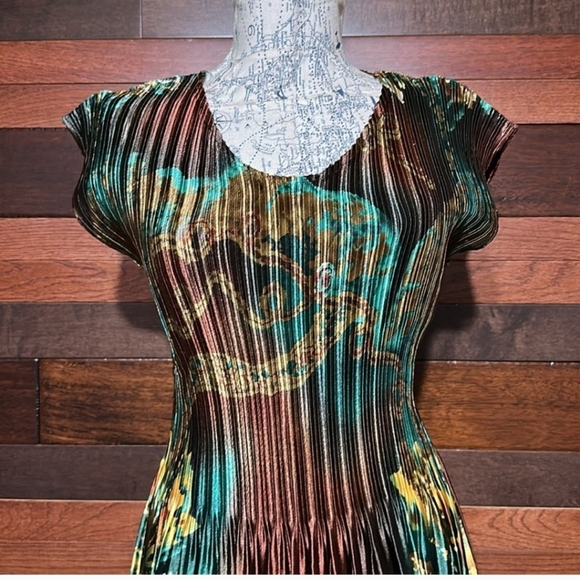Multicolor Pleated Women's Top - Picture 3 of 7